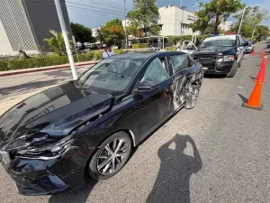 Auto dañado tras choque en el Libramiento Norte de Tuxtla Gutierrez