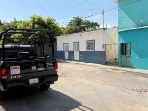 Patrulla afuera de vecindad en colonia Albania Alta de Tuxtla