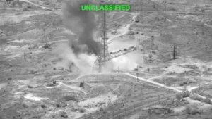 Imagen difundida por el Comando Central de Estados Unidos tras un ataque en suelo irani