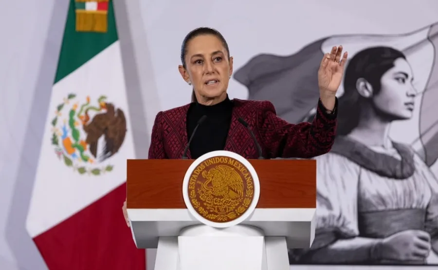 Claudia Sheinbaum habla durante su conferencia matutina en Palacio Nacional