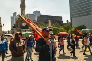 Maestros de la CNTE se movilizan en Ciudad de México