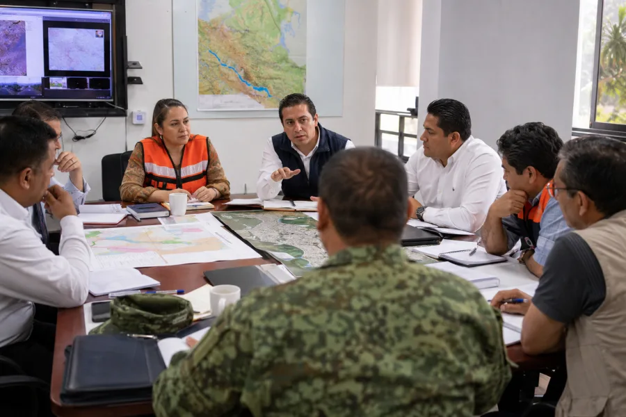 Imagen editorial representativa de comité de emergencia en Tuxtla tras sismo