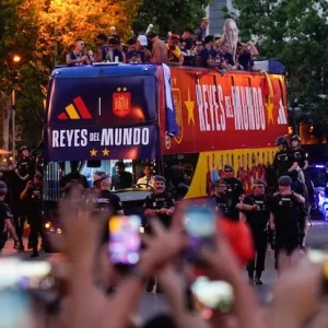 Autobus de la seleccion espanola durante la celebracion del Mundial en Madrid