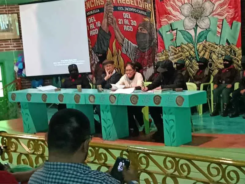 Mesa inaugural del encuentro internacional convocado por el EZLN en San Cristobal de Las Casas