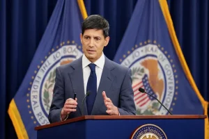 Kevin Warsh durante una conferencia de la Reserva Federal