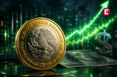 Moneda mexicana frente a billete de dolar con grafica ascendente