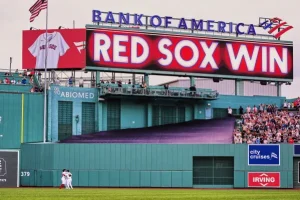 Jugadores de los Red Sox celebran victoria ante Orioles en Boston