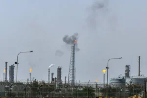Refineria Mina Al Ahmadi en Kuwait vinculada a tensiones petroleras del Golfo
