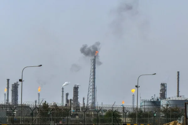 Refineria Mina Al Ahmadi en Kuwait vinculada a tensiones petroleras del Golfo