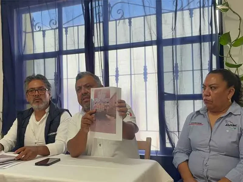 Representantes de transportistas durante conferencia en Comitán