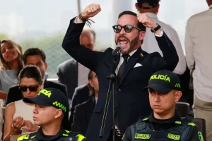 Abelardo de la Espriella durante su llegada a la Presidencia de Colombia