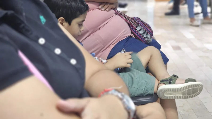 Comunidad escolar de Chiapas en un reporte sobre regulacion de celulares