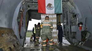 Cargamento de ayuda humanitaria mexicana destinado a Colombia tras el terremoto