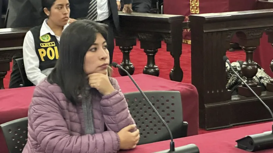 Betssy Chávez durante una audiencia en Perú antes de viajar a México