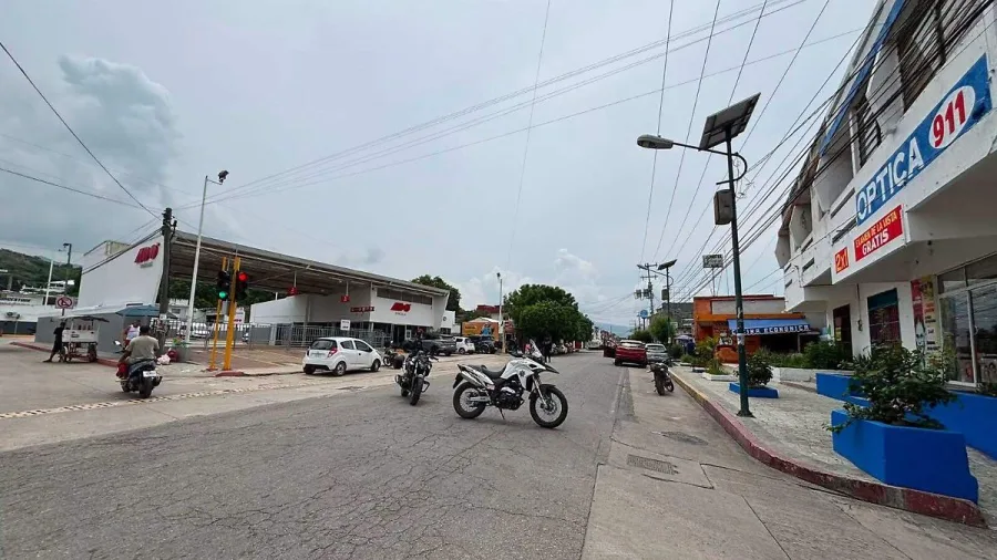 Cierre vial durante la atención de una fuga de amoniaco en el centro de Tonalá