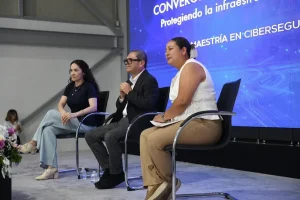 Participantes durante el inicio de la Maestría en Ciberseguridad de la UNACH en Tuxtla Gutiérrez
