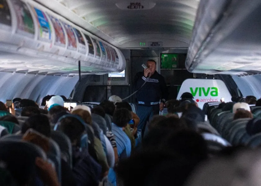 Aeronave de Viva Aerobus durante la presentación de la ruta Oaxaca-Tuxtla