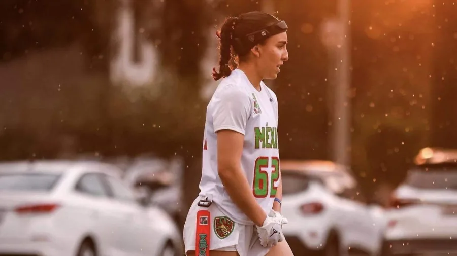 Yaritza Morales con la selección mexicana de flag football