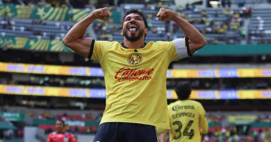 Jugadores del América celebran durante el partido ante Necaxa
