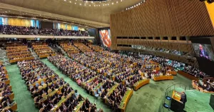 Representantes reunidos en la Asamblea General de Naciones Unidas, donde la inteligencia artificial será tema central