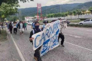 Integrantes de la caravana migrante Fe y Esperanza durante su llegada a Tapachula