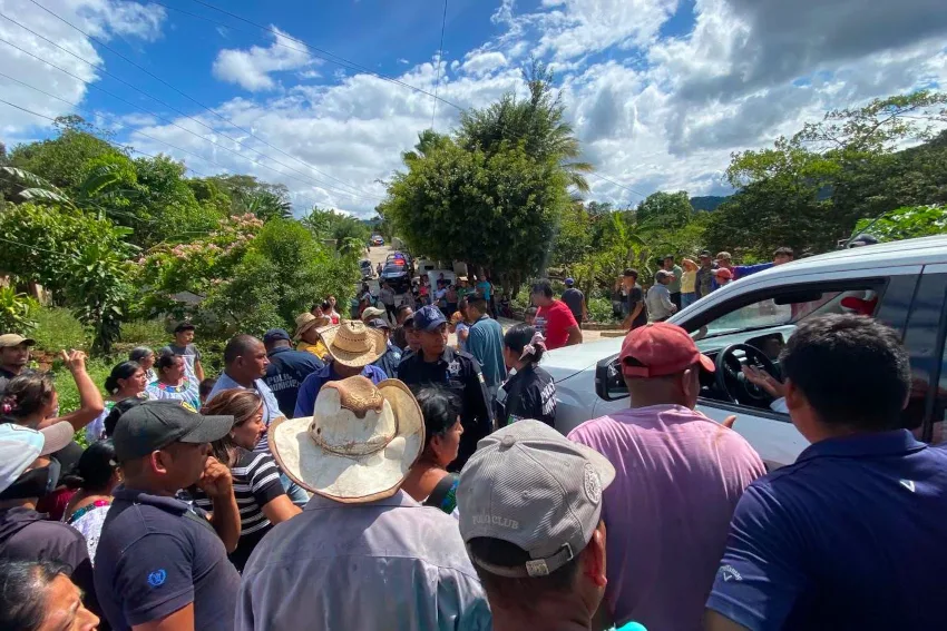 Integrantes de comunidades de Chilón se pronuncian sobre la carretera Palenque-San Cristóbal