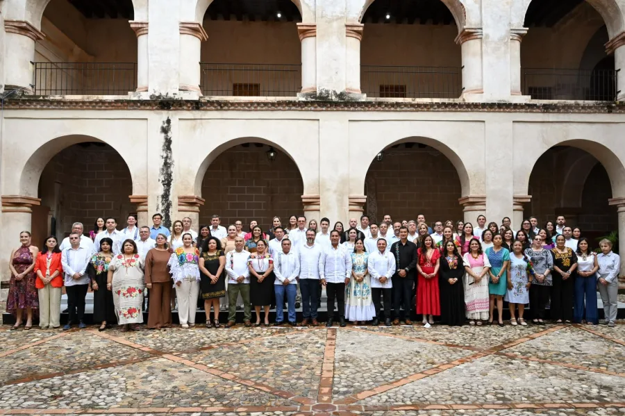 Autoridades reunidas en el Cuarto Encuentro Regional Electoral en Chiapa de Corzo