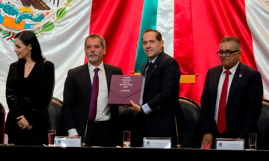 Entrega del Paquete Económico 2027 en la Cámara de Diputados