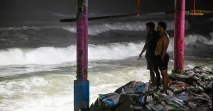 Oleaje elevado en una zona costera en la fotografía que acompaña el reporte sobre Rachel