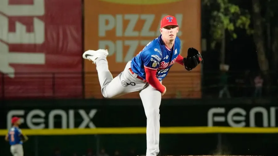Acción de la serie entre Olmecas de Tabasco y Pericos de Puebla en los playoffs de la LMB