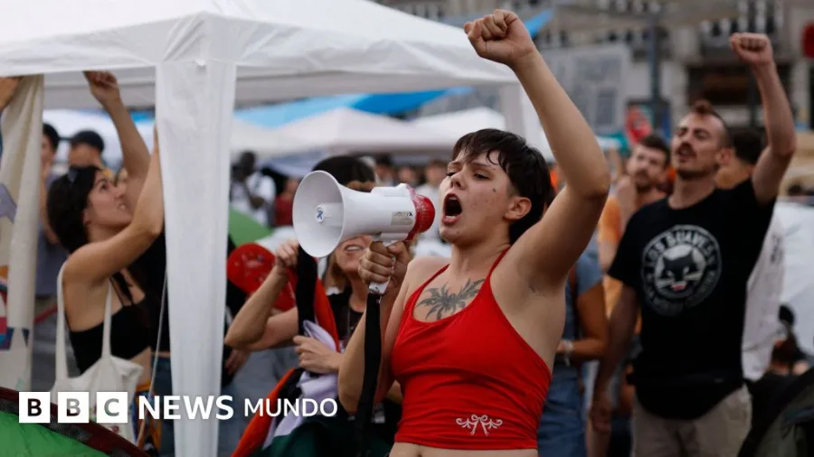 Manifestantes por el derecho a la vivienda en Madrid