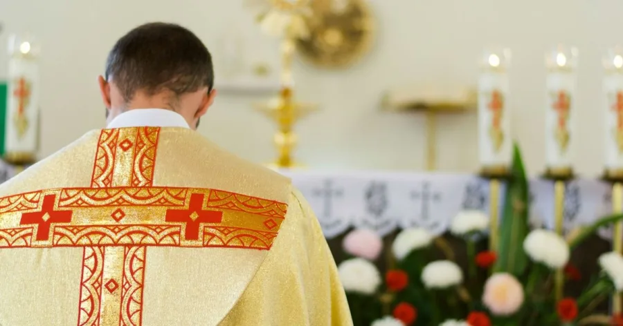 Sacerdote Román de la Cruz Hernández, párroco de Santa Cruz en Huejutla