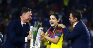 Scarlett Camberos con el uniforme del América Femenil