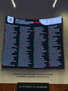 Sesión del Senado durante la votación de la reforma sobre nacionalidad única