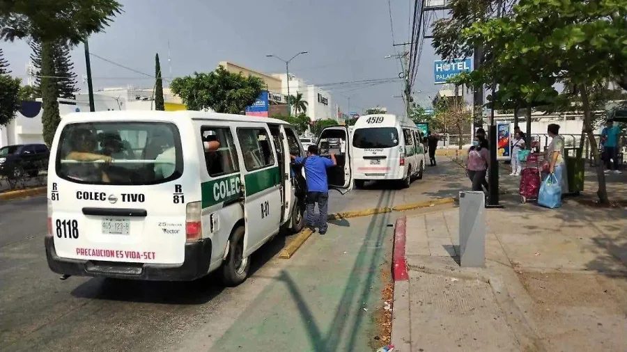 Unidad de transporte público circula en Tuxtla Gutiérrez