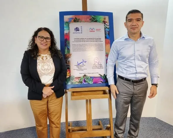 Firma de convenio entre la UNICACH y la Secretaría de Salud de Chiapas