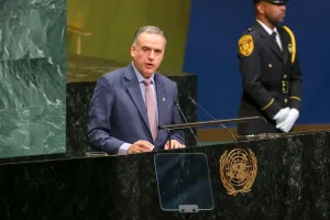 El presidente uruguayo Yamandú Orsi interviene ante la Asamblea General de la ONU