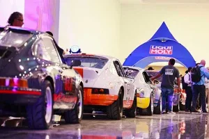 Autos clásicos de la Carrera Panamericana durante las actividades en Chiapas