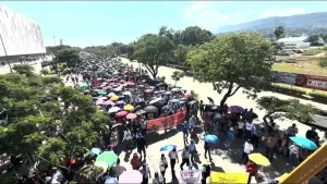 Marcha de integrantes de la CNTE en Tuxtla Gutiérrez