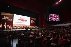 Eduardo Ramírez durante la celebración de los 15 años de Morena en el Auditorio Nacional