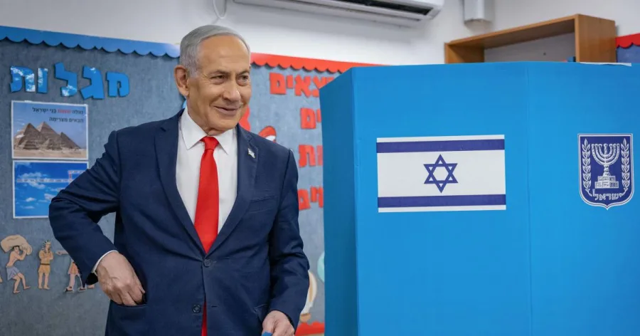 Simpatizantes y participantes siguen los resultados de las elecciones legislativas en Israel