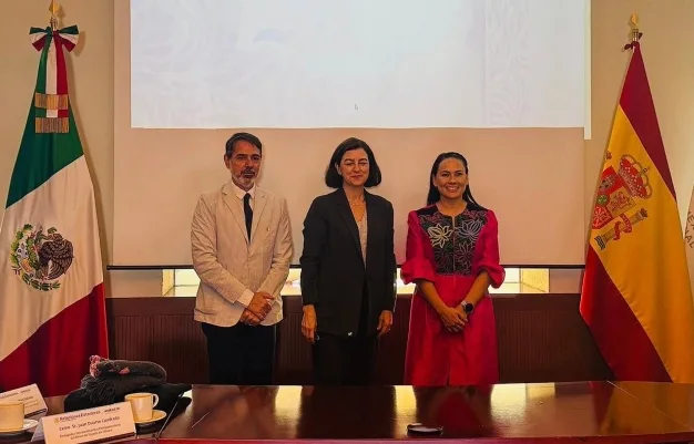 Eva Granados y Alejandra del Moral durante el encuentro de cooperación entre España y México