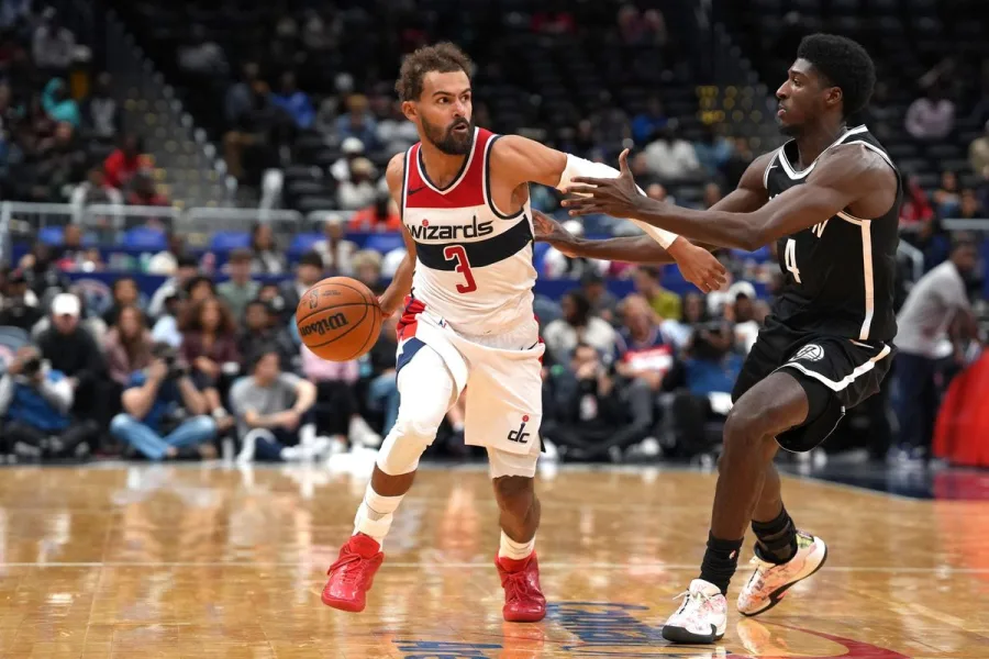 Jaime Jáquez participa en el partido entre Milwaukee Bucks y Washington Wizards