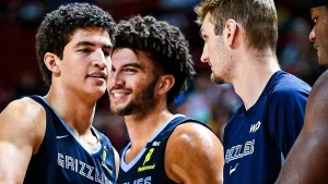 Karim López durante una práctica de los Memphis Grizzlies