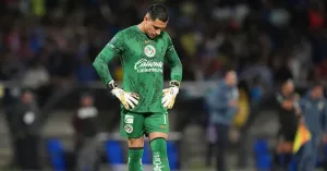 Luis Ángel Malagón con el uniforme de portero del América