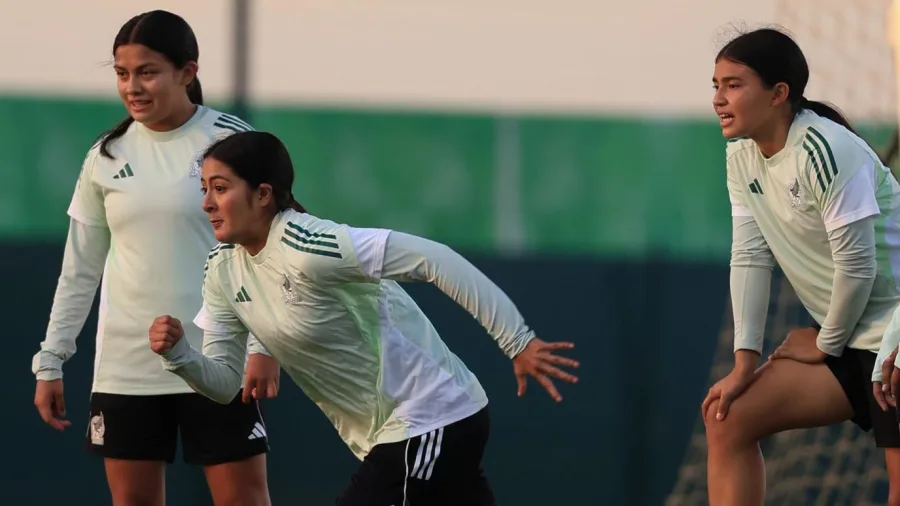 Jugadoras de la Selección Mexicana Femenil Sub-17 durante un entrenamiento