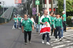 Viajeros en un aeropuerto de México durante 2026