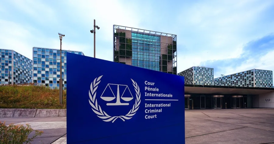 Sede y emblema de la Corte Penal Internacional