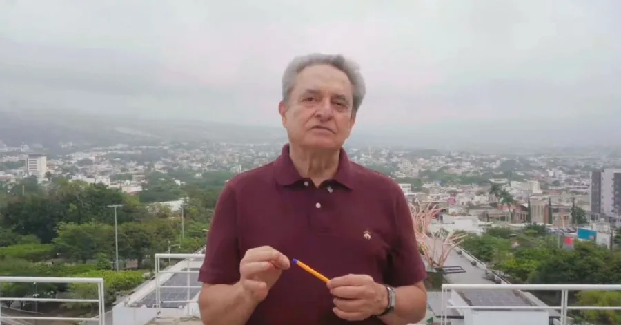 Pío López Obrador durante un mensaje sobre su registro en Morena