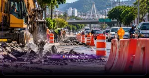 Circulación vehicular en una vialidad de Tuxtla Gutiérrez